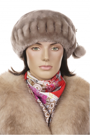 Шапка женская из мутона