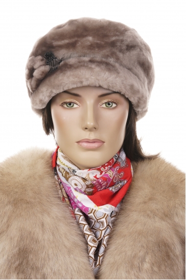 Шапка женская из мутона